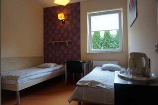 Отели типа «постель и завтрак» Hotelik Jankowski Рашин Двухместный номер с 2 отдельными кроватями-6