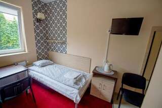 Отели типа «постель и завтрак» Hotelik Jankowski Рашин Двухместный номер с 2 отдельными кроватями-15